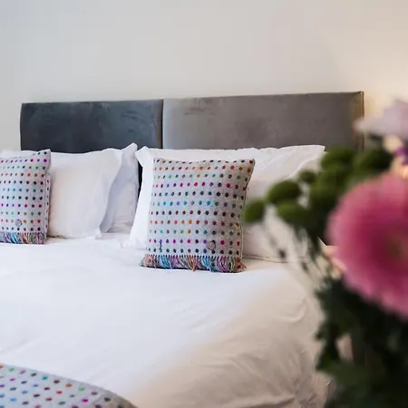 College Court * Bedale