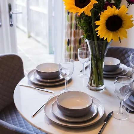 College Court 別荘